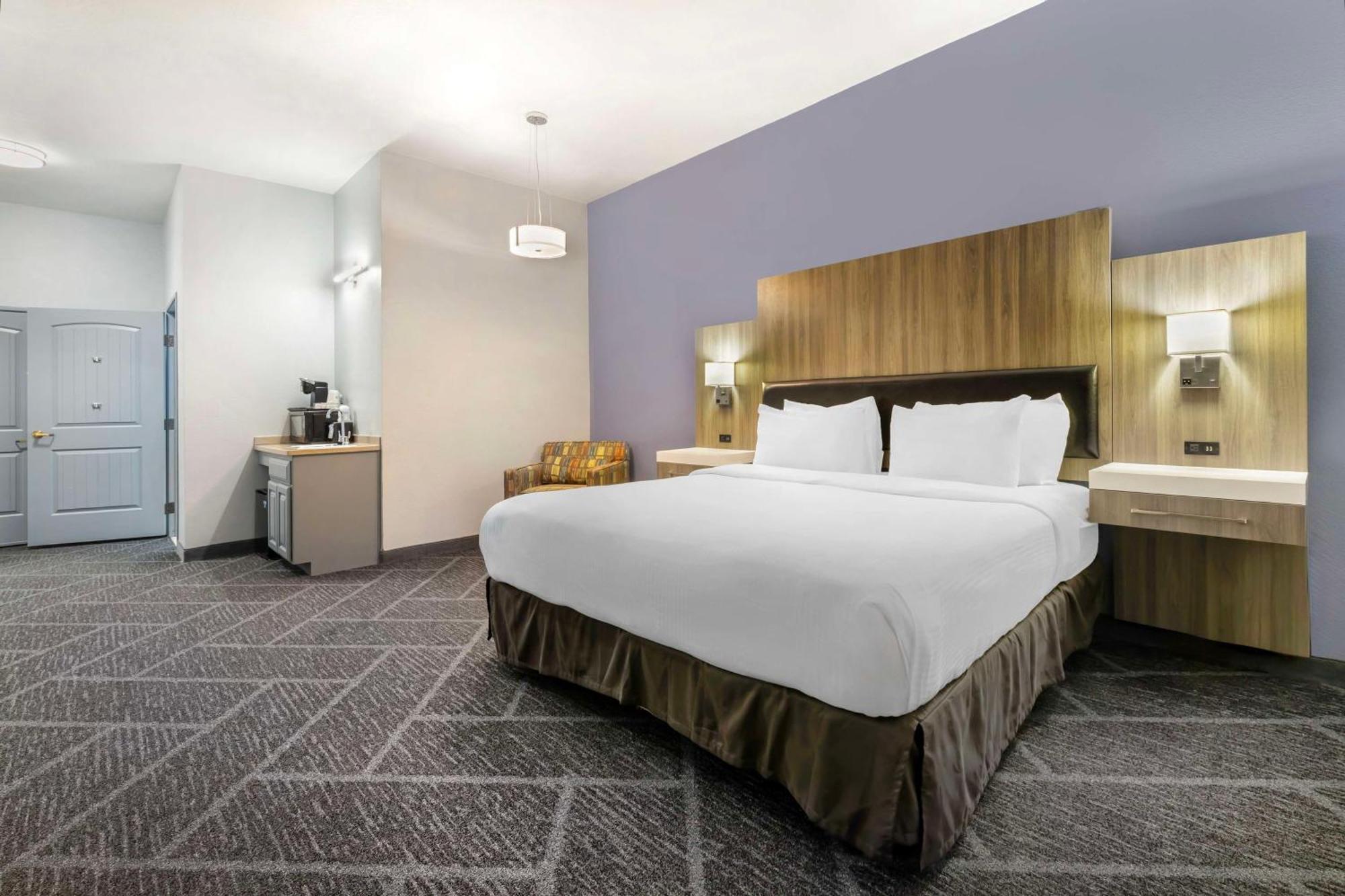 Best Western Plus Appleton Airport Mall Hotel מראה חיצוני תמונה