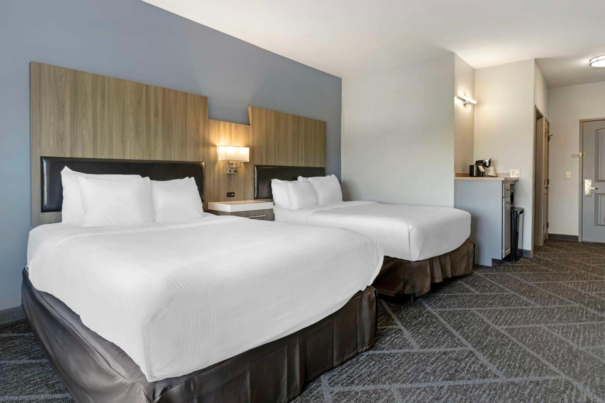 Best Western Plus Appleton Airport Mall Hotel מראה חיצוני תמונה