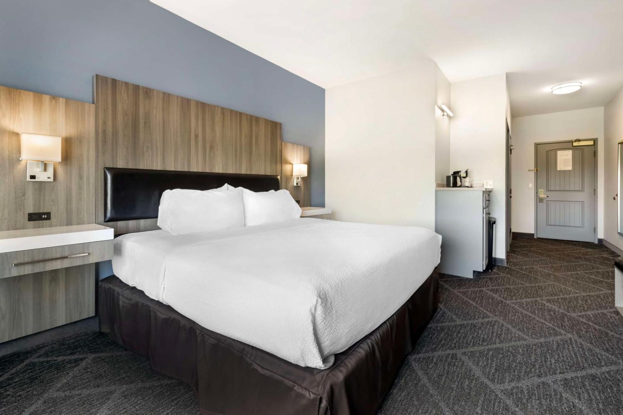 Best Western Plus Appleton Airport Mall Hotel מראה חיצוני תמונה